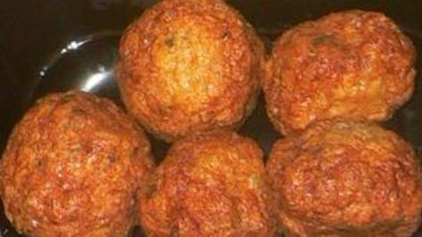 Dutch Meatball Soup, Dutch Meatballs, Bitterballen Recipe, Dutch Croquettes, Meatballs Recipes, Netherlands Food, Dutch Cuisine, Meatball Soup, Beef Curry