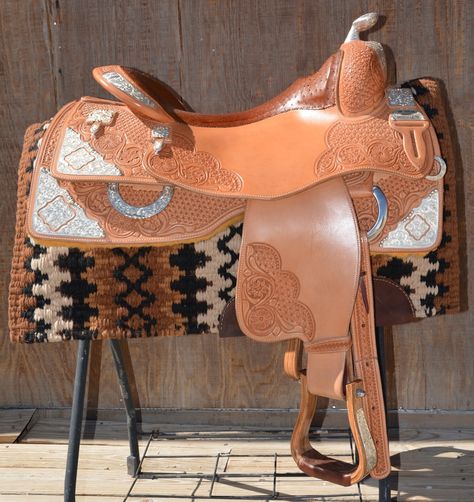 Jim Taylor reining saddle Western Pleasure Outfit, Reining Saddle, Western Tack Sets, Barn Hacks, Western Saddles, Horse Fashion, Western Tack, Tack Sets, Western Pleasure