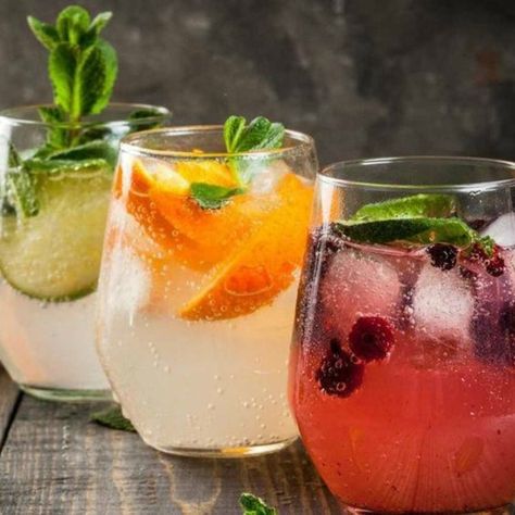 La Croix Recipes, Best Mocktails, Kombucha Cocktail, Mezcal Cocktails, Gin Cocktail Recipes, Vodka Drinks, Cocktail Recipes Easy, Cocktail Drinks Recipes, Vegetable Drinks