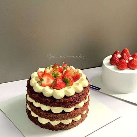 Red Velvet Cake Aesthetic, Birthday Cake For Mum, Homemade Cookbook, Simple Cake Designs, Cake Inspo, Classic Cookies, Pretty Birthday Cakes, Cute Birthday Cakes, Just Cakes