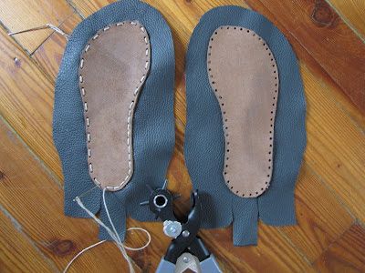 Of Dreams and Seams: Making Moccasins! With full How-To... Moccasin Pattern How To Make, Diy Baby Moccasins, Leather Moccasins Diy, Making Moccasins, How To Make Moccasins, Moccasin Patterns, Baby Moccasin Pattern, Diy Moccasins, Homemade Shoes