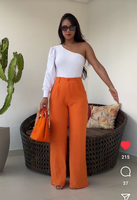 Orange Office Outfit, Orange Business Outfit, Orange Slacks Outfit, Orange Wide Leg Pants Outfit, Pantalon Naranja Outfits, Outfit Pantalon Rojo, Orange Pants Outfit, Slacks Outfit, Wide Leg Pants Outfit