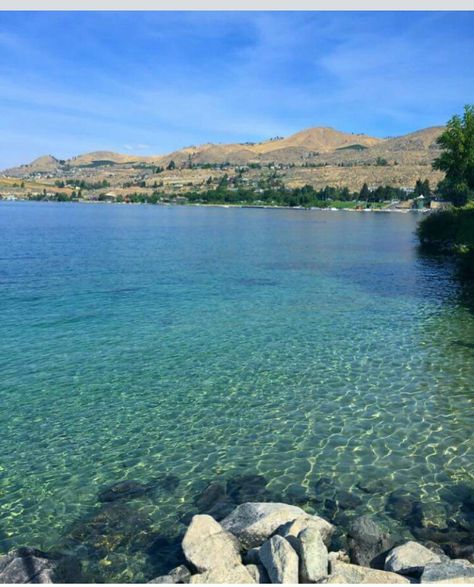 Lake Chelan, Washington.  Just beautiful! Lake Chelan Washington, Western Future, Pnw Vibes, Chelan Washington, Washington Lakes, Lake Chelan, Summer Vacation Spots, Lake George Ny, Washington Travel