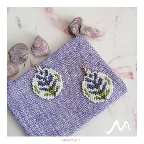 You'll love these beautiful handmade beaded earrings , created in delica miyuki that are carefully hand woven, using advanced weaving techniques.  These dangle earrings will be the perfect complement to your outfit. These beautiful earrings will give you a feminine touch. Miyuki earrings,floral earrings,dainty earrings,Lavender flower,dangle earrings,lavender earrings,beaded earrings,delicate earrings,flower dress,lilac earrings,bridesmaid earring, seed bead earrings, Miyuki Bead Necklace, Miyuki Earrings, Lilac Earrings, Lavender Earrings, Stitch Earrings, Beaded Earrings Native, Earring Inspo, Bead Earring, Beaded Earrings Diy