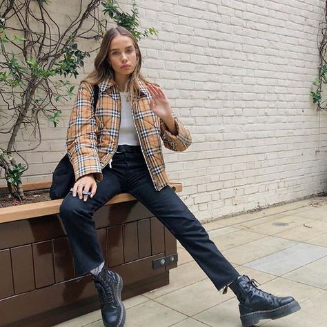 JESSYKA BAILEY (@youhitmefirst) • Instagram photos and videos Hana Cross, Vintage Outfits Retro, Outfits Polyvore, Women Fashion Edgy, Women Clothing Boutique, Autumn Fashion Women, Dr. Martens, Autumn Winter Fashion, New Collection