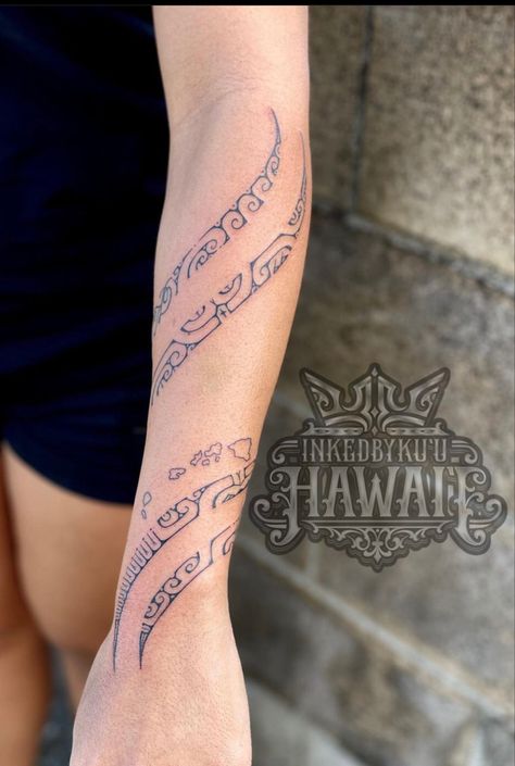 Women Polynesian Tattoo Arm, Poly Tattoos For Women Arm, Samoan Tattoo Women Arm, Polynesian Forearm Tattoo Women, Feminine Polynesian Tattoo, Polynesian Tattoos Women Thigh, Polynesian Tattoos Women Forearm, Polynesian Tattoo Designs For Women, Hawaiian Tattoos For Women