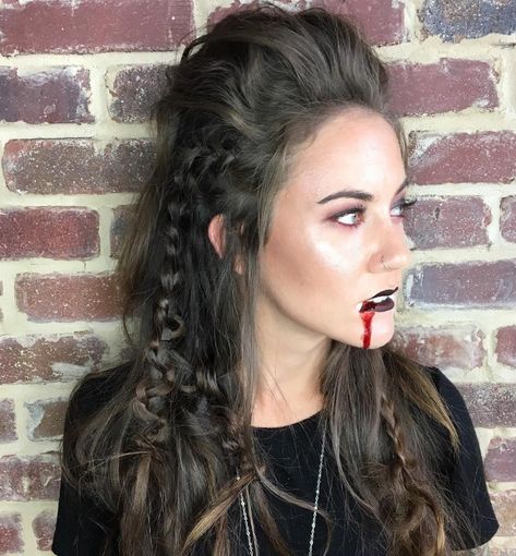 Vampire hairstyles: All Things Hair - IMAGE - braids Halloween 2016 hair ideas Vampire Hairstyles, Vampire Hair, Hairstyles Halloween, Trendy We Fryzurach, Halloween Hairstyles, Beyonce Hair, Half Updo Hairstyles, Halloween Vampire, Athletic Hairstyles