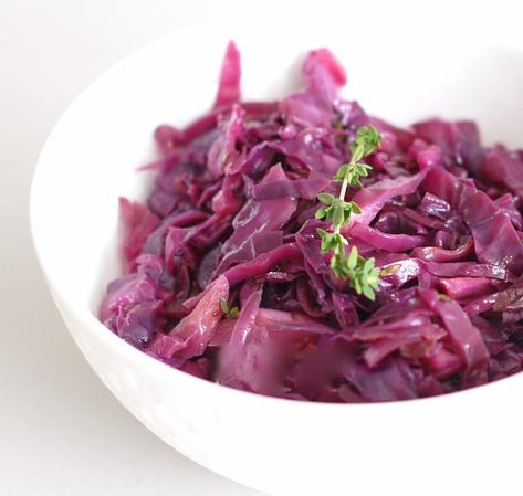 Red Cabbage And Apples, Cabbage Purple, Cabbage And Apples, Red Cabbage With Apples, Braised Red Cabbage, Low Carbohydrate Recipes, Purple Onion, Gluten Free Sides Dishes, Cabbage Recipes