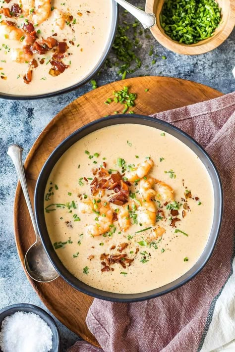 This flavorful Keto Bacon and Shrimp Chowder is creamy, comforting, and filling all while being low-carb! The perfect soup! #keto #recipe Cast Iron Keto, Shrimp Chowder, Bacon Chowder, Keto Shrimp, Low Carb Soups, Keto Bacon, Low Carb Soup Recipes, Keto Soups, Taco Dip