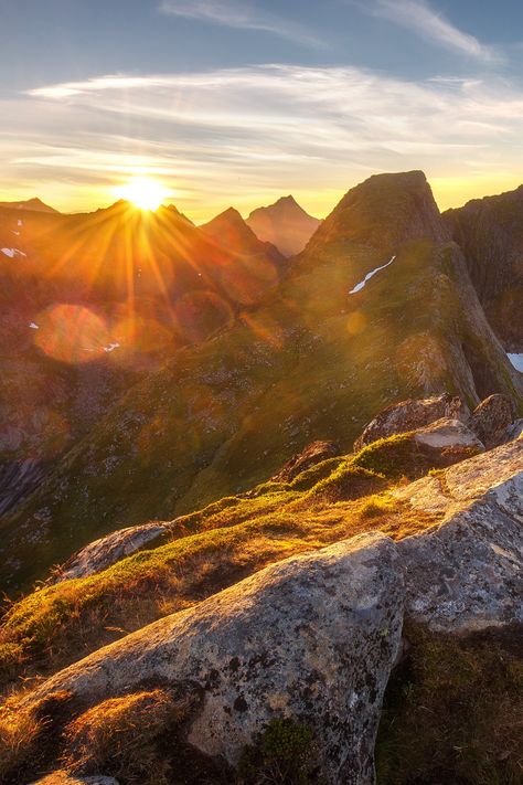 Mountain View Aesthetic, Mountain Top View, Sunrise Mountain, Mountain Aesthetic, Mountains Aesthetic, Sun View, View Sunset, Camping Photography, Mountain Sunset