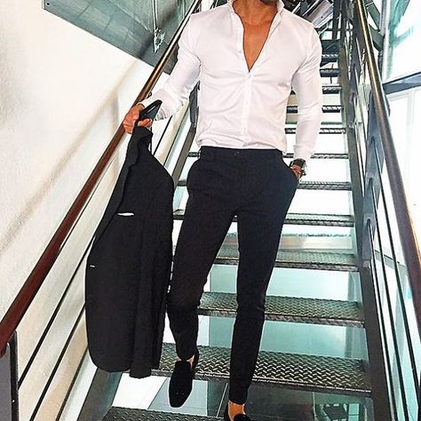 Mens Casual Suits, Dapper Outfit, Urban Style Outfits, Formal Mens Fashion, Mens Fashion Edgy, Designer Suits For Men, Mens Fashion Smart, Fashion Suits, Stylish Boys