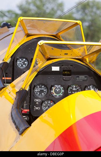 Boeing N2S Stearman (PT-17) cockpit and instrument panel. Stock Photo Stearman Pt17, B777 Cockpit, Boeing Stearman, Cessna 172 Cockpit, C172 Cockpit, Naval Aviator, Boeing Stearman Pt-17, Boeing 787-10 Dreamliner, Image Vector