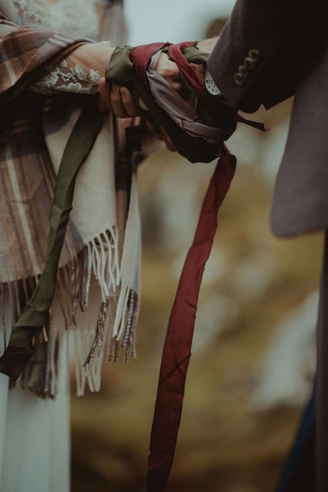 Scottish Elopement Inspiration, Scottish Wedding Handfasting, Scottish Wedding Photography, Handfasting Ceremony Photos, Celtic Hand Fasting Ceremony, Scottish Romance Aesthetic, Handfasting Ceremony Aesthetic, Handfasting Aesthetic, Scottish Handfasting Ceremony