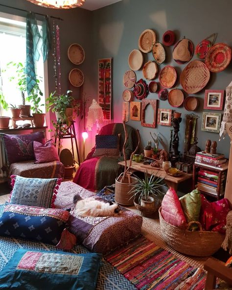 Bohemian Interior Design, Apartment Decoration, Decor Ikea, Dekor Diy, Bohemian House, Boho Room Decor, Bohemian Interior, Boho Room, Design Seeds