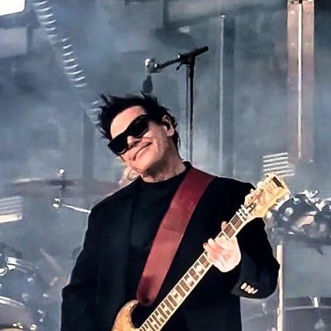 a man with sunglasses and a guitar in front of a microphone Richard Z Kruspe, Christoph Schneider, Richard Kruspe, Till Lindemann, Cute Smile, Love Music, Man Alive, My Chemical Romance, What I Want