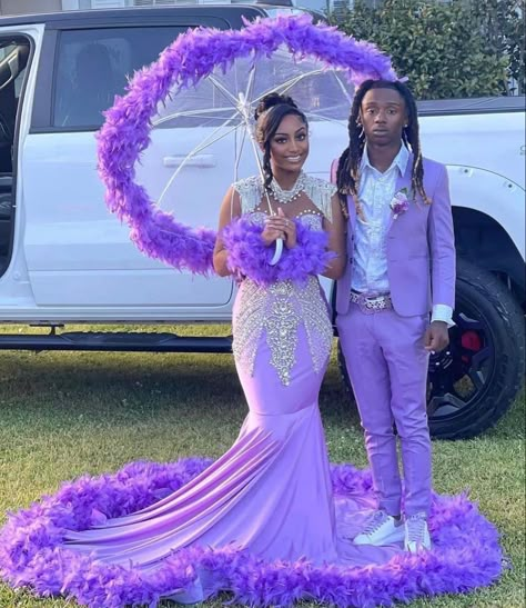 Prom Tuxedo Ideas Couple, Lavender Prom Couple, Silver Prom Suits, Prom Tuxedo Ideas, Different Prom Dresses, Pants For Wedding, Purple Prom Suit, Tuxedo Ideas, Prom Outfits For Guys