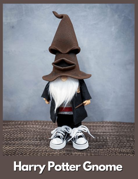 Harry Potter Gnomes, Harry Potter Gnome, Gnome Inspiration, No Sew Gnome, Themed Gnomes, Harry Potter Hat, Gnome Crafts, Gnome Diy, Harry Potter Sorting