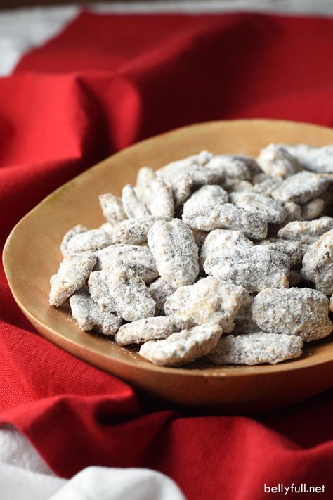 Unlike the most Candied Pecans which are usually hard coated, these are light and covered with powdered sugar. They’re more addicting than potato chips, and make a great gift! Best Candied Pecans, Candied Pecans Recipe, Pecan Recipes, Candied Nuts, Puppy Chow, Candied Pecans, Chex Mix, Pretzels, Pecans