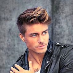 Frat Boy Hair - Textured Spikey Hair What Haircut Should I Get, Highlights For Men, Johnny Edlind, Top Hairstyles For Men, Hipster Hairstyles, The Quiff, Quiff Hairstyles, Different Hair, Stylish Haircuts