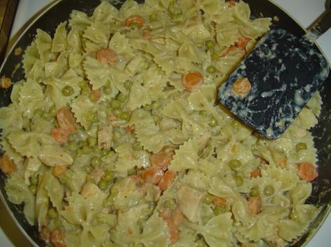 Bow Tie Lemon Chicken Bow Tie Pasta, Pepper Seasoning, Lemon Chicken Recipe, Lemon Pepper Seasoning, Lemon Pepper, Frozen Peas, Lemon Chicken, Boneless Skinless Chicken Breast, Getting Fit