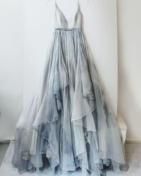 Leanne Marshall Gabrielle #dress in Rain Cloud - Limited Edition. Couture Dior, Grey Prom Dress, Boho Mode, Fest Outfits, V Neck Prom Dresses, Spaghetti Strap Prom Dress, Vintage Prom, Bohol, Prom Dresses Vintage