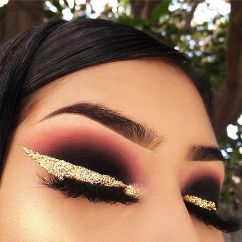 36 Ideas How To Use A Gold Glitter Eyeliner Glitter, Drag Make-up, Christmas Makeup, Hazel Eyes, Makeup Goals, Eye Make, Eyeshadow Looks, Kristen Stewart, Beautiful Makeup