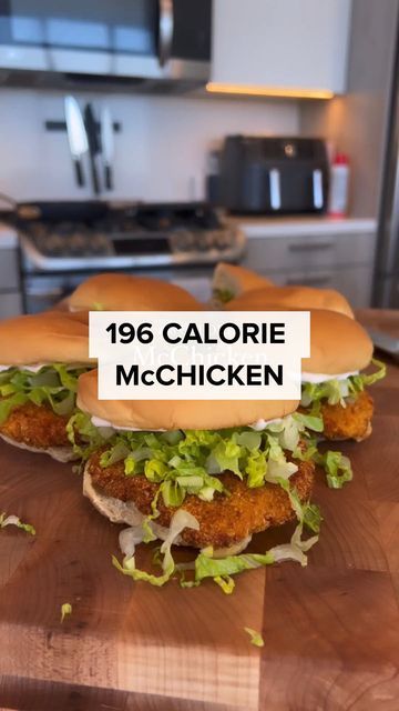 Macro Friendly Chicken Sandwich, Low Cal Chicken Sandwich, Low Calorie Mcchicken, Mc Chicken Sandwich, Chicken Breast High Protein Recipe, Mcchicken Sandwich Recipe, Air Fryer Mcchicken, Mcchicken Copycat Airfryer, Low Calorie Chicken Sandwich