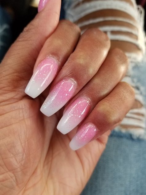 Dark Pink Ombre Nails, Pink To White Ombre Nails, Ombre Pink And White Nails, Pink White Ombre Nails, Pink And White Ombre Nails, Pink White Ombre, White Ombre Nails, Grad Nails, Ombre Gel Nails