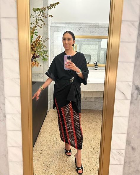 Eva Chen, School Edition, Street People, No Instagram, Selfies, Fashion Inspiration, Back To School, Mirror Selfie, Style Inspiration