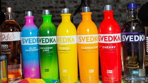 Svedka Flavors, Ranked Worst To Best Blue Raspberry Vodka Drinks, Raspberry Vodka Drinks, Svedka Strawberry Lemonade, Vodka Flavors, Peach Moonshine, Classic Vodka Cocktails, Moonshine Cocktails, Svedka Vodka, Vodka Blue