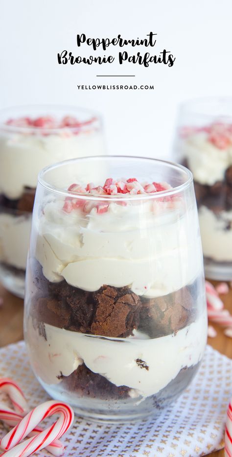 Peppermint Cheesecake Brownie Parfaits are THE dessert of the season - great for Christmas parties or movie night treats! Christmas Parfait, Quick Christmas Dessert, Peppermint Dessert, Cheesecake Brownie, Cheesecake Parfaits, Peppermint Cheesecake, Delicious Christmas Desserts, Parfait Desserts, Peppermint Brownies