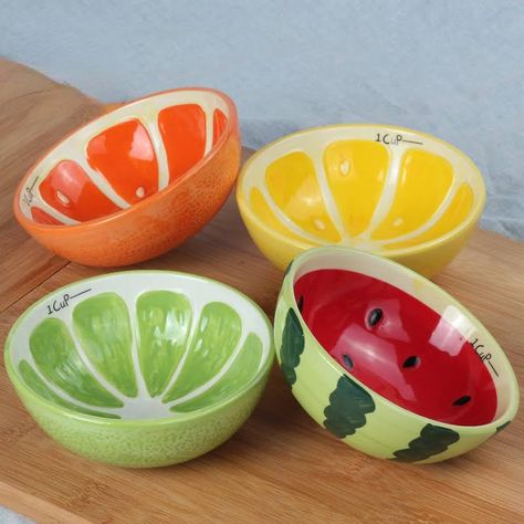 Simple Plate Designs, Ceramic Bowl Designs Paint, Clay Glazing Ideas, Pottery Painting Pasta Bowl, Painting Pottery Ideas Bowls, Fruit Painted Pottery, Hand Painted Bowls Ideas, Fun Pottery Painting Ideas, Pottery Plates Painting Ideas