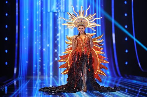 SAN SALVADOR, EL SALVADOR - NOVEMBER 16: Miss El Salvador Isabella Garcia-Manzo attends the 72nd Miss Universe Competition - National Costume Show at Gimnasio Nacional Jose Adolfo Pineda on November 16, 2023 in San Salvador, El Salvador. (Photo by Hector Vivas/Getty Images) Usa National Costume, Miss Angola, Miss Universe 2023, Miss Nigeria, Miss Universe National Costume, Miss Canada, Costumes 2023, Miss Puerto Rico, Miss Colombia