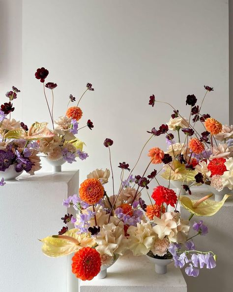 September Studio Flowers, Colourful Wedding Flowers, Tablescape Design, Orange Weddings, Sage Flowers, Modern Floral Arrangements, Modern Wedding Flowers, Ikebana Arrangements, Flower Vase Arrangements