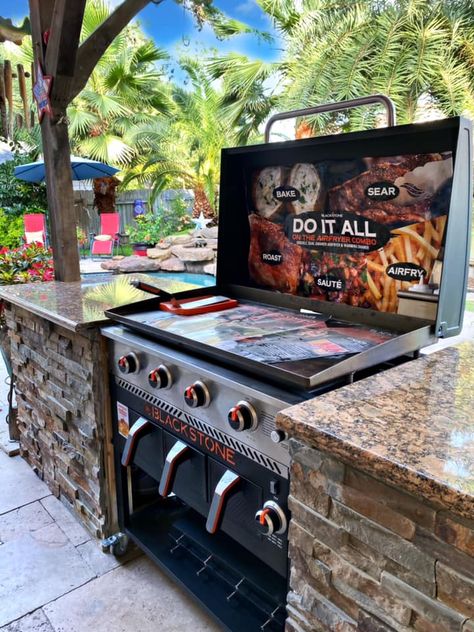 Rustic Outdoor Kitchens, Outdoor Grill Station, Modern Outdoor Kitchen, Outdoor Kitchen Plans, Build Outdoor Kitchen, Outdoor Bbq Kitchen, Backyard Grilling, Patio Kitchen, Backyard Kitchen