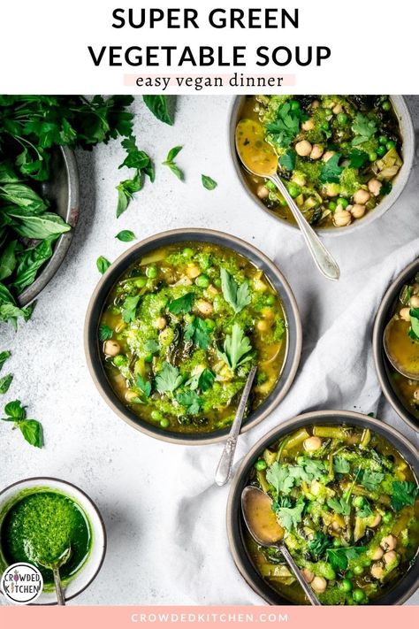 This Super Green Vegetable Soup is packed with nutritious vegetables like leeks, zucchini, green beans, herbs and leafy greens! The perfect healthy weeknight dinner and one of our favorite ways to get a few extra servings of greens. Green Vegetable Soup, Vegetable Soup Vegan, Soups To Make, White Bean Kale Soup, Vegan Vegetable Soup, Cheesy Broccoli Soup, Crowded Kitchen, Sauteed Kale, Green Soup