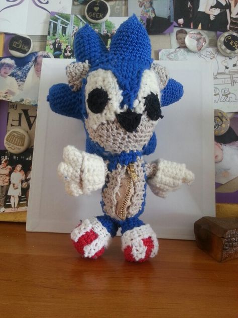 Here we go... I've finally finished my sackboy Sonic. It is destined for one of my good friend. I hope she'd love it #sackboy #Sonic #crochet #DIY Sonic Crafts, Silly Sonic, Sonic Crochet, Crochet Pencil Case, Making Stuff, Diy Tote Bag, Crochet Diy, Crochet Stuff, My Good