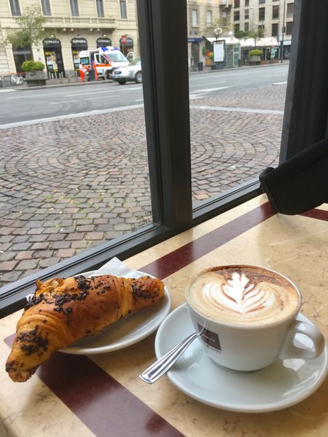 Cappuccino And Croissant, Croissant Coffee, Chocolate Croissant Aesthetic, Cappuccino Aesthetic, Milano Aesthetic, Anime Bento, Coffee Board, Chocolate Croissant, Coffee Shop Aesthetic