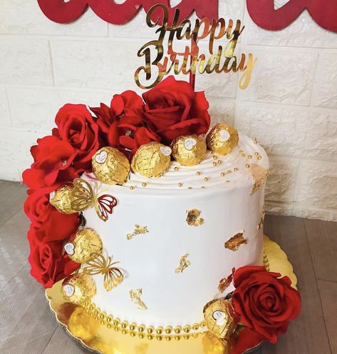 Red And Gold Birthday Cake, Rose Cake Design, Red Birthday Cakes, 23 Birthday, Birthday Cake For Mom, Cakes Pastries, Gold Birthday Cake, Elegant Birthday Cakes, Birthday Ideas For Her