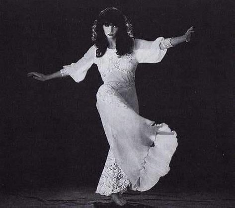 Kate Bush Wuthering Heights, Kate Bush, Wuthering Heights, Music Film, My Favourite, Pop Culture, Dancing, Design, Musical Film