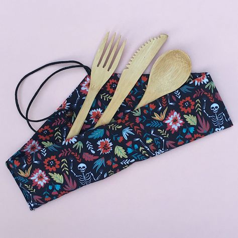 Cutlery Pouch, Travel Cutlery, Bamboo Cutlery, Bees Wrap, Bamboo Utensils, Soap Bag, Pouch Sewing, Free Lifestyle, Fork And Spoon