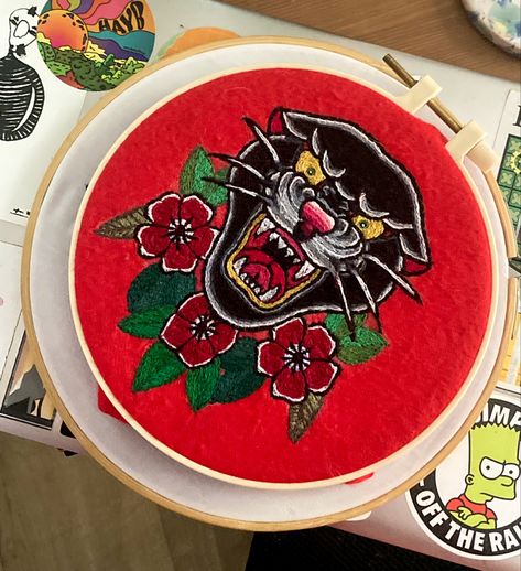 Tattoo Sewing, Embroidered Tattoo, Tattoo Embroidery, Embroidery Shirt, Classic Tattoo, Hand Embroidery Art, Shirt Embroidery, Embroidery Jewelry, Embroidery Hoop Art