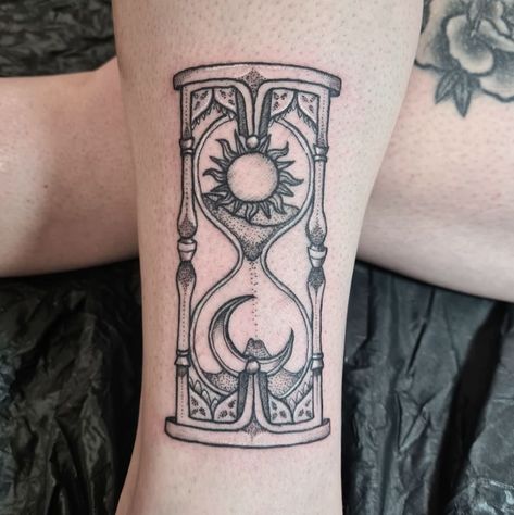 Tattoo Chart, Memento Mori Tattoo, Celestial Tattoo, Hourglass Tattoo, L Tattoo, Quality Tattoo, Muster Tattoos, Dot Work Tattoo, Aesthetic Tattoo