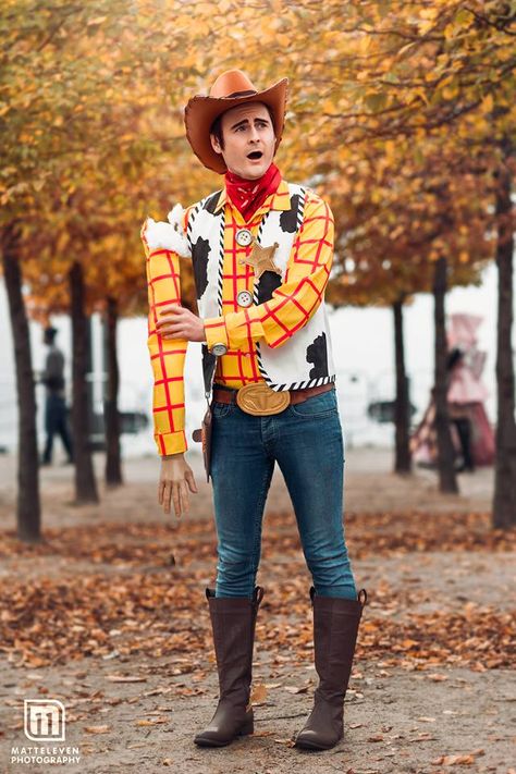 Woody Cosplay, Toy Story Cosplay, Disfraz Toy Story, Woody From Toy Story, Woody Costume, Toy Story Halloween, Sheriff Woody, Toy Story Costumes, Toy Story Movie