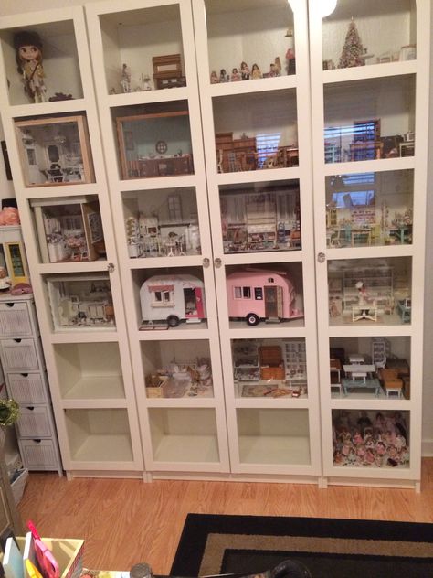 Miniature studio storage - wow, this is SO cool Basement Craft Rooms, Studio Storage, Home Command Center, Barbie Room, Dream Craft Room, Mini Doll House, Vintage Caravans, Studio Organization, Craft Room Organization