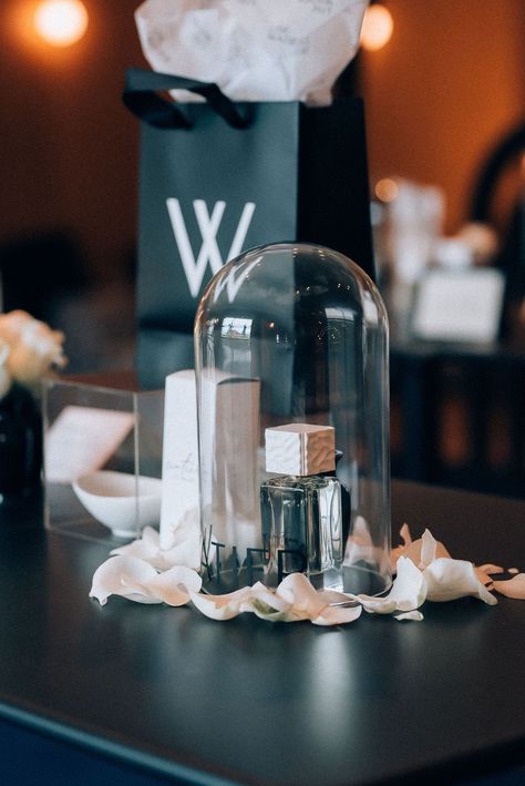 Lise Watier Fragrance Launch - PR Event in Toronto, Canada | The Vendry Fragrance Launch Event, Perfume Launch Event Ideas, Product Launch Ideas Events, Product Launch Party, Pr Event, Product Launch Event, Launch Event Ideas, Corporate Events Decoration, Glam Party