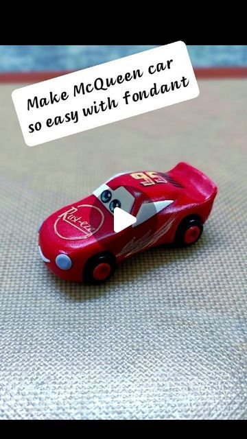 Fondant Lightning Mcqueen, Mcqueen Cake Topper, Car Fondant, Fondant Doll, Mcqueen Car Cake, برق بنزين, Mc Queen Cars, Fondant Figurine, Car Cake Tutorial