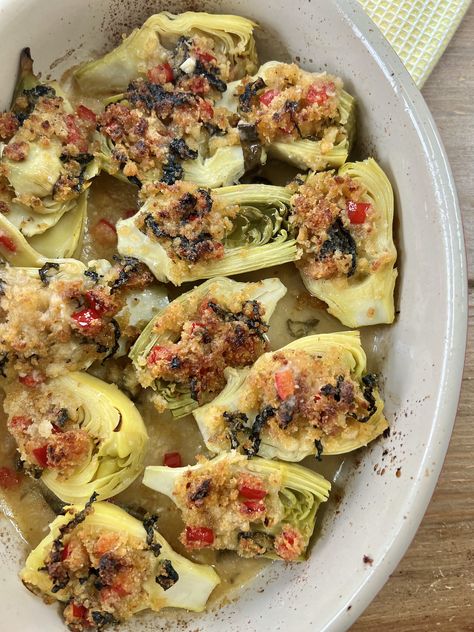 Baked Italian Artichoke Hearts with Lemon Breadcrumbs Italian Artichoke, Roasted Artichoke Hearts, Artichoke Heart Recipes, Italian Green Beans, Fried Peppers, Baked Artichoke, Roasted Artichoke, Marinated Mushrooms, Pecorino Cheese