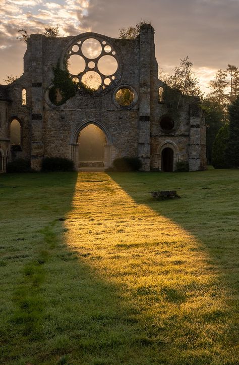 Druids Temple, Amazing Buildings, Autumn 2023, Famous Places, Ancient Ruins, Pretty Places, Beautiful World, Cool Places To Visit, Wonders Of The World