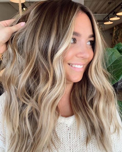 Brunette With Blonde Highlights, Light Brunette Hair, Hair Color Caramel, Brunette Hair With Highlights, Money Piece, Balayage Hair Dark, Business Training, Hair Color And Cut, October 21